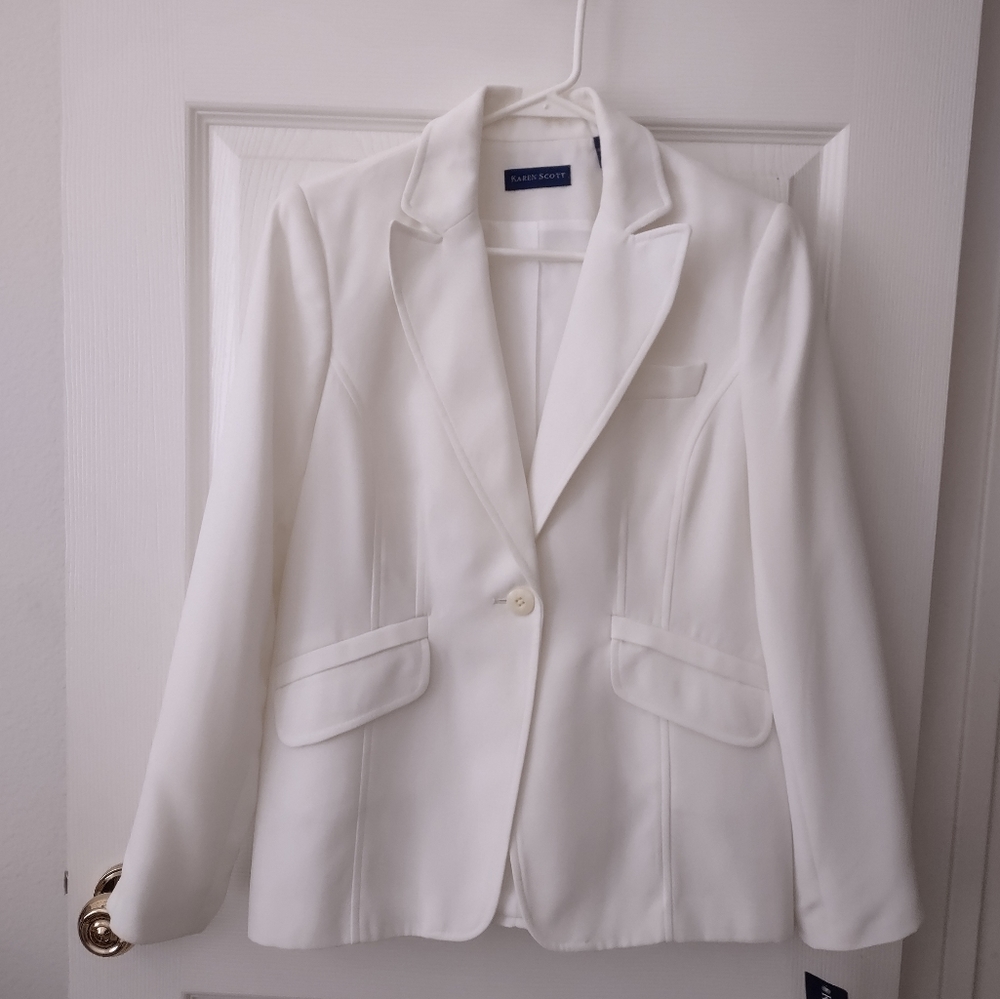 NWT Karen Scott White Blazer Size 6